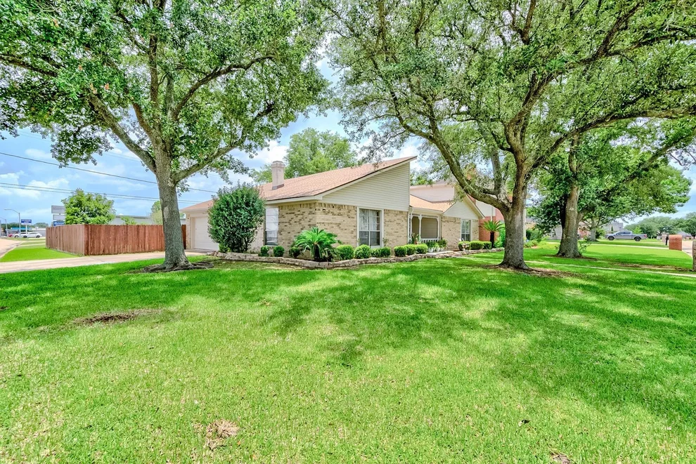 Unit for sale at 2103 Avenue N, Nederland, TX 77627