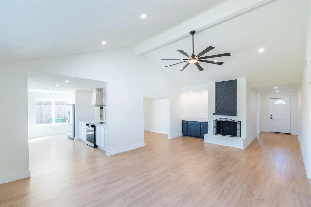 Unit for sale at 8618 Quail Vista Drive, Houston, TX 77489