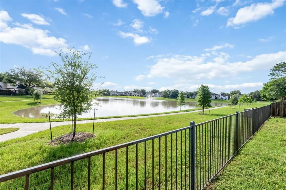 Unit for sale at 22818 W Waterlake Drive, Richmond, TX 77406