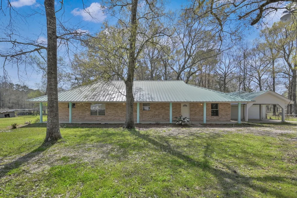 Unit for sale at 121 Magnolia Boulevard, New Caney, TX 77357