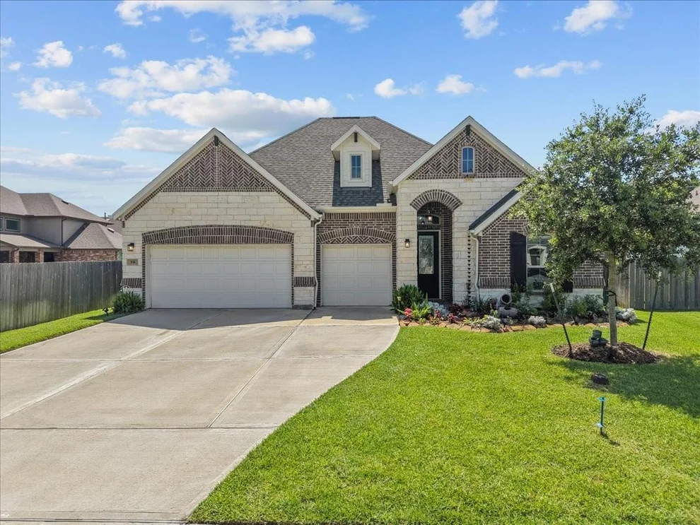 Unit for sale at 535 Campbell Drive, League City, TX 77573