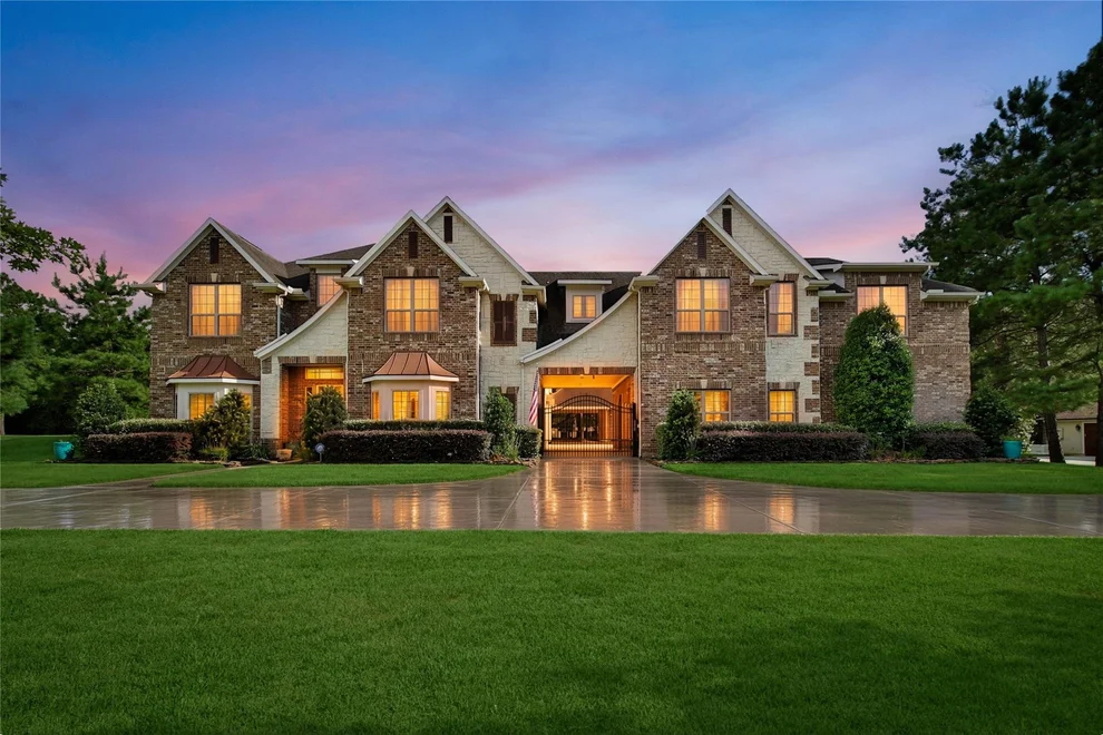Unit for sale at 28946 Village Trail, Magnolia, TX 77355
