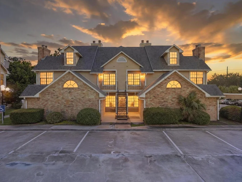 Unit for sale at 2300 Old Spanish Trail, Houston, TX 77054