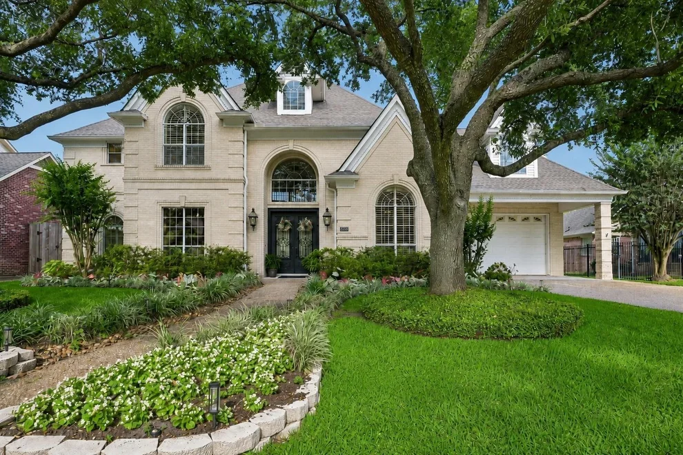 Unit for sale at 2926 Quincannon Lane, Houston, TX 77043