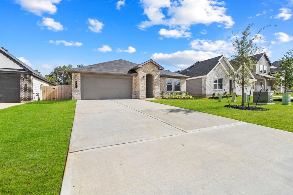 Unit for sale at 721 Merit Badge Trail, Conroe, TX 77303