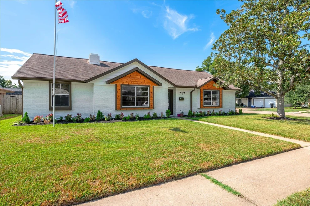 Unit for sale at 717 Yale Lane, Deer Park, TX 77536