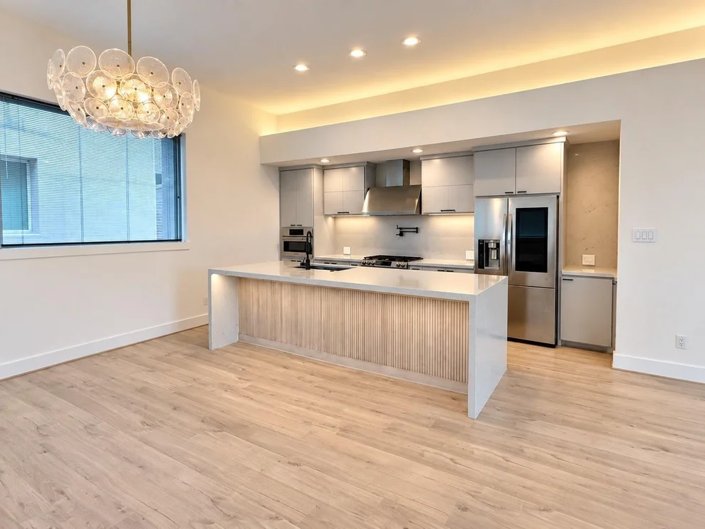 Unit for sale at 1703 Beall Street, Houston, TX 77008