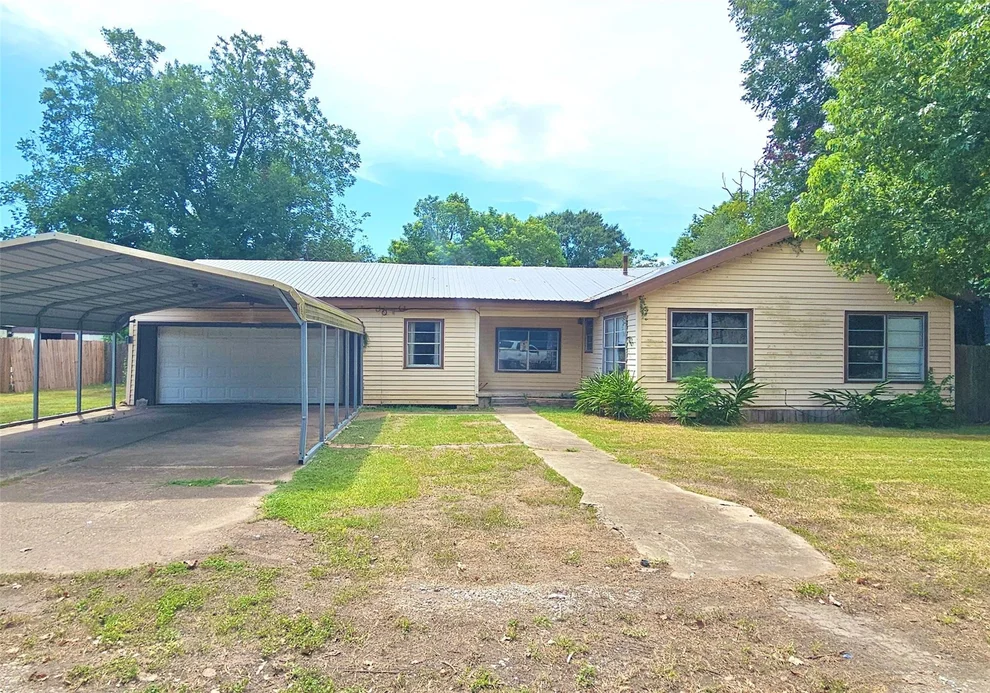 Unit for sale at 24 Peach Street, Lolita, TX 77971