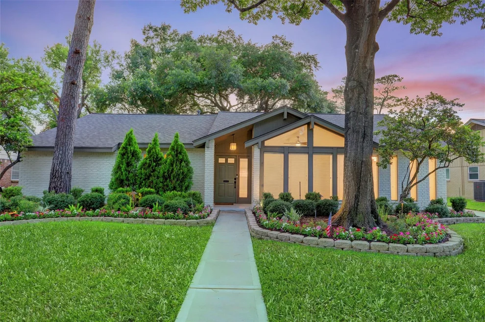 Unit for sale at 815 Patchester Drive, Houston, TX 77079
