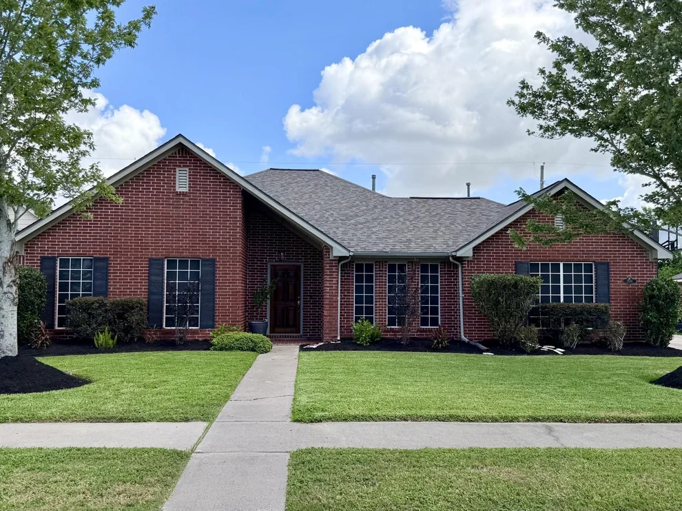 Unit for sale at 3530 Dry Creek Drive, Pasadena, TX 77505