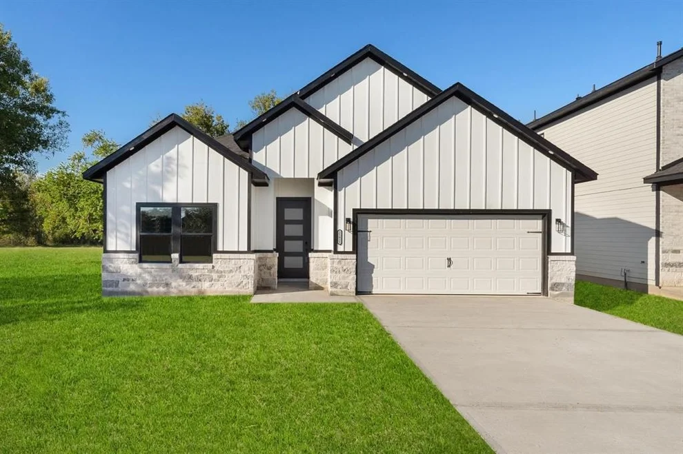Unit for sale at 11611 Flintlock Road, La Porte, TX 77571