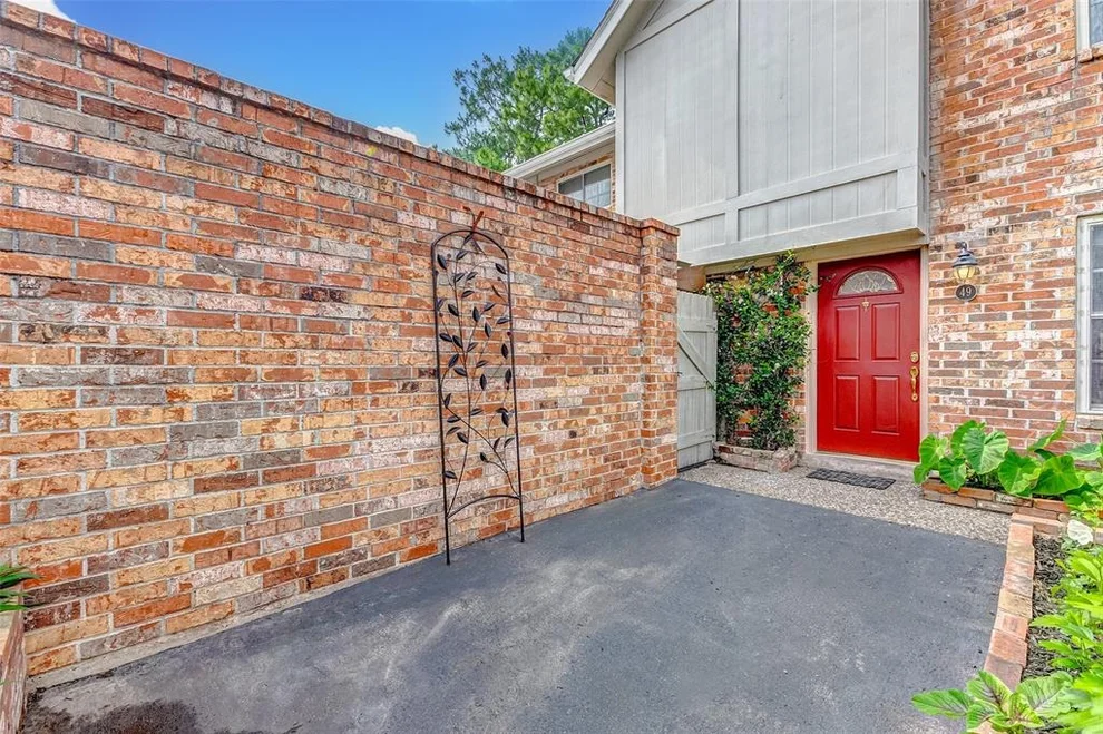 Unit for sale at 515 Tallowood Rd, Houston, TX 77024