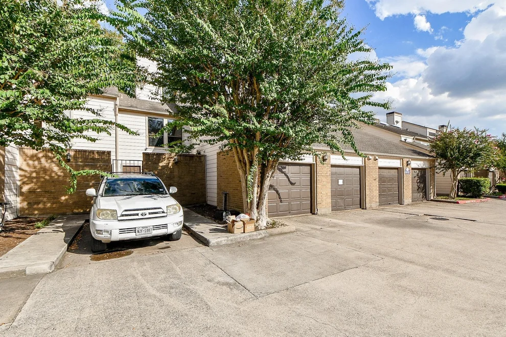Unit for sale at 2277 S Kirkwood Road, Houston, TX 77077