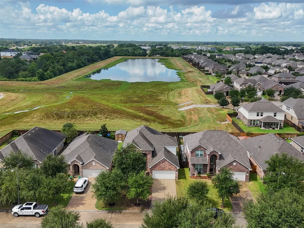 Unit for sale at 17811 Chelsea Dell Drive, Cypress, TX 77429