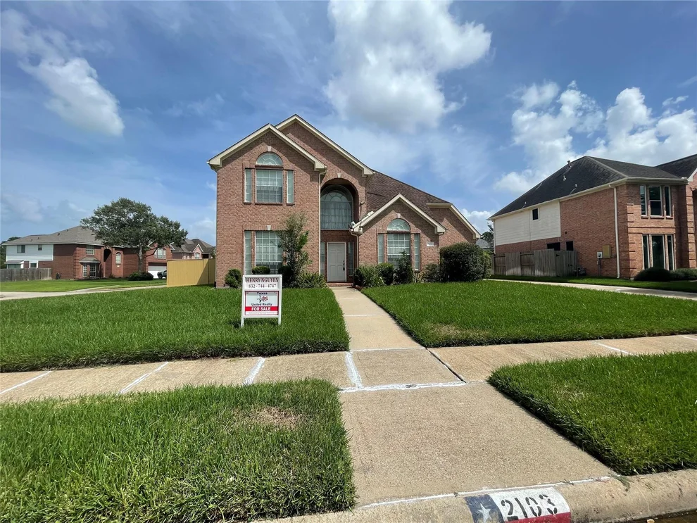 Unit for sale at 2103 Five Iron Drive, Houston, TX 77089