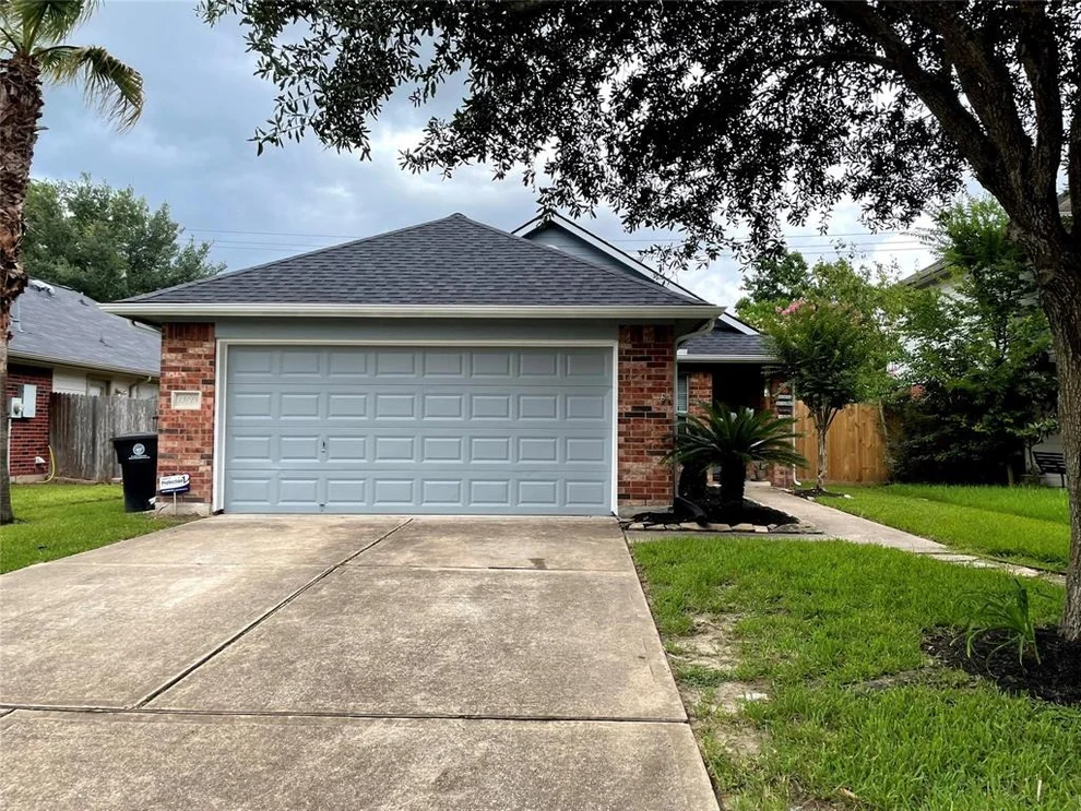 Unit for sale at 13019 Willow Landing Lane, Houston, TX 77085