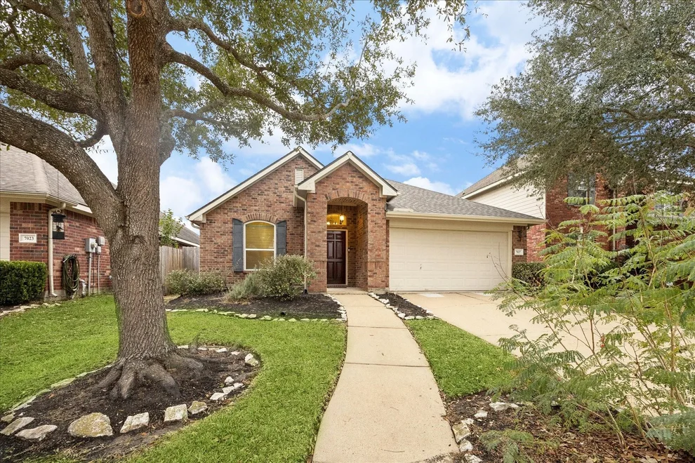 Unit for sale at 7027 Thistlewood Park Court, Katy, TX 77494