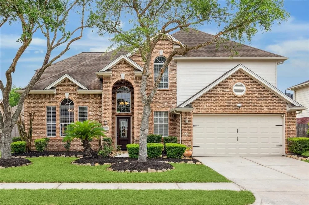 Unit for sale at 1113 Lake Shore Drive, Pearland, TX 77581