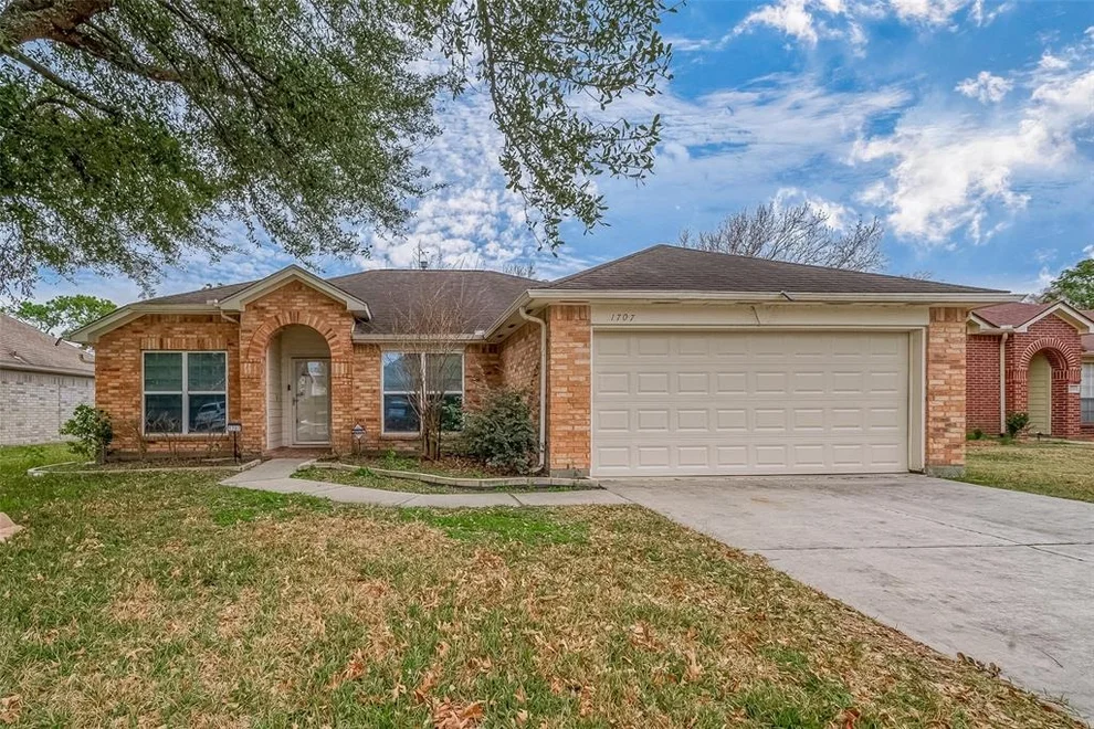 Unit for sale at 1707 Rushworth Dr, Houston, TX 77014