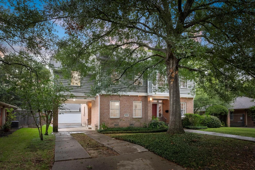 Unit for sale at 4034 Aberdeen Way, Houston, TX 77025