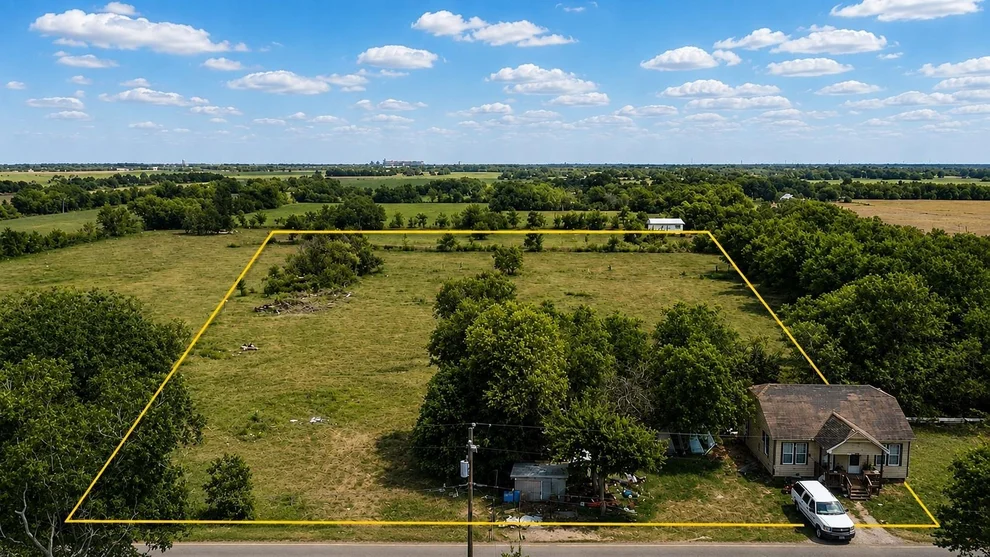 Unit for sale at 2917 County Road 172, Wharton, TX 77488