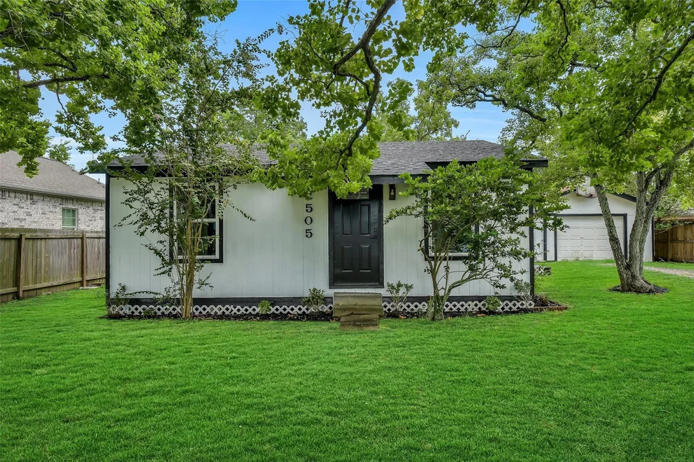 Unit for sale at 2505 29th Avenue N, Texas City, TX 77590
