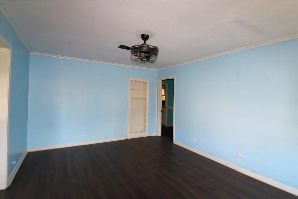 Unit for sale at 1300 Jefferson Street, Baytown, TX 77520