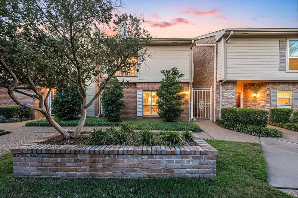 Unit for sale at 5933 Woodway Place Court, Houston, TX 77057