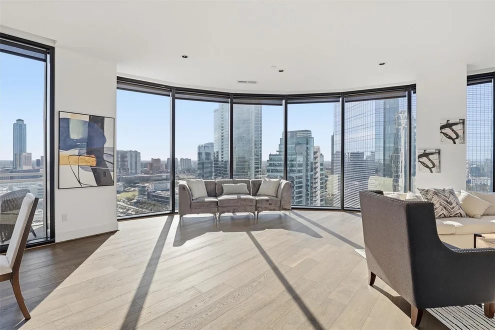 Unit for sale at 1409 Post Oak Boulevard, Houston, TX 77056