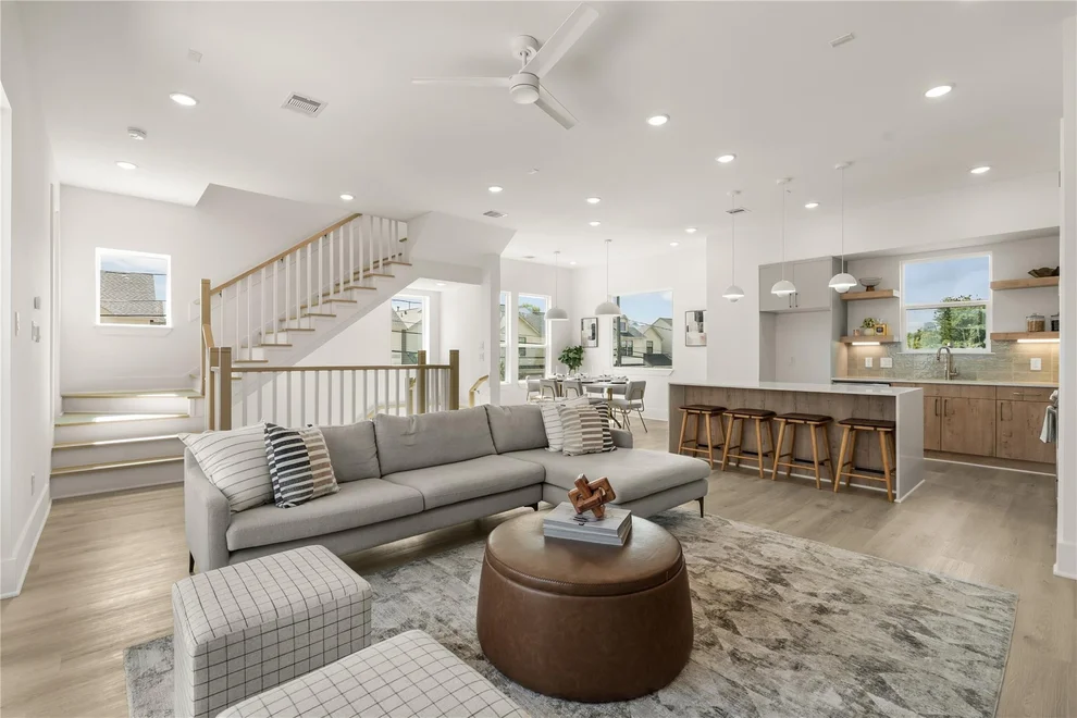 Unit for sale at 606 Skyland Terrace Way, Houston, TX 77009