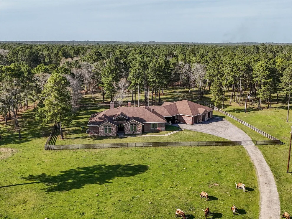 Unit for sale at 26250a Riley Road, Waller, TX 77484