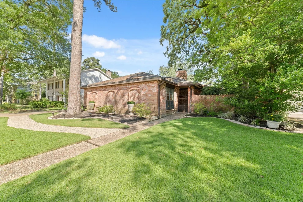 Unit for sale at 5930 Old Lodge Drive, Houston, TX 77066
