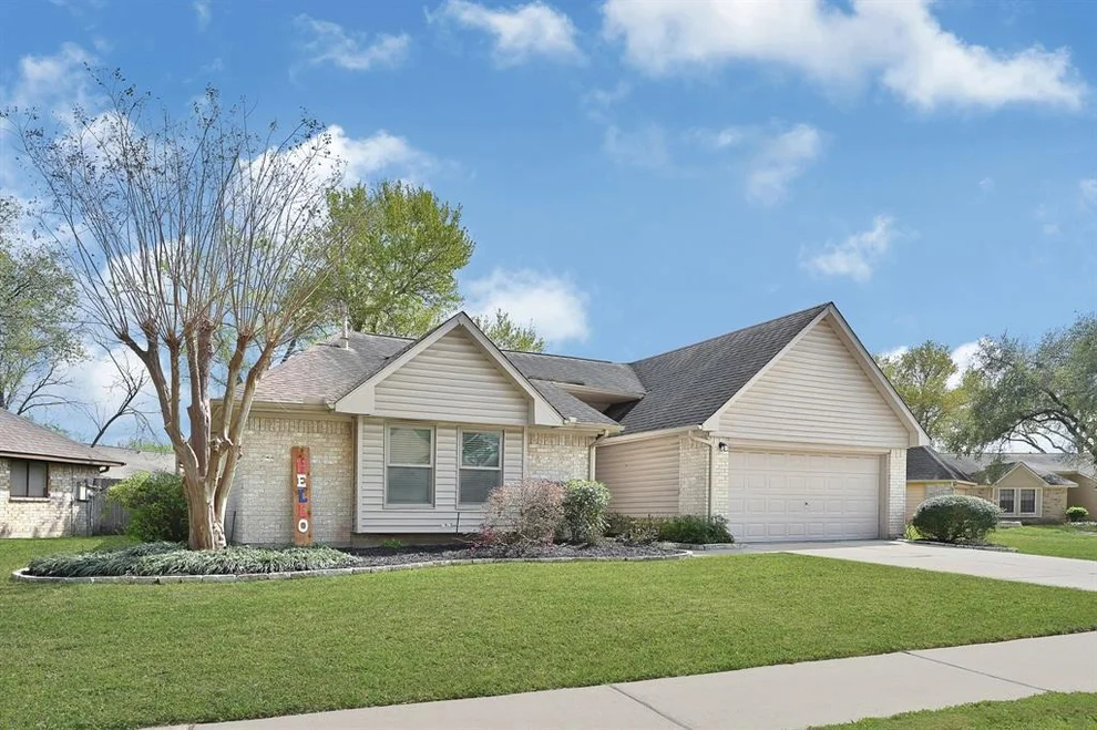 Unit for sale at 14215 Fitzroy Court, Houston, TX 77083