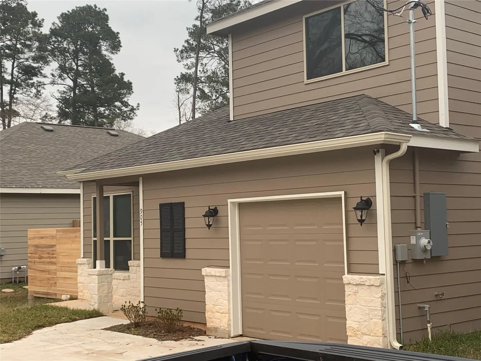 Unit for sale at 905 Chickasaw Drive, Conroe, TX 77316