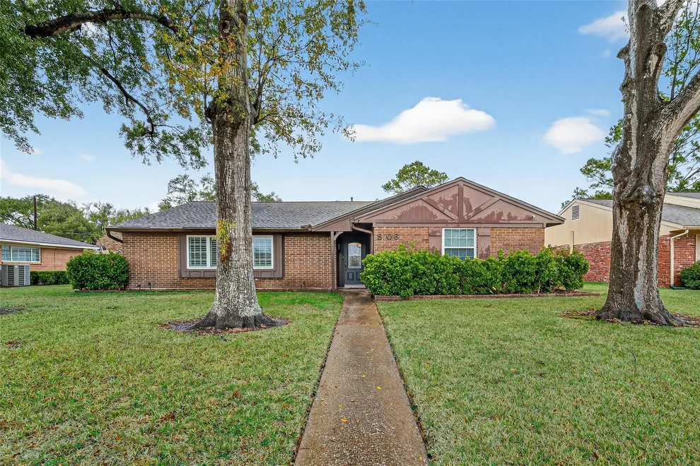 Unit for sale at 8106 Twin Hills Drive, Houston, TX 77071