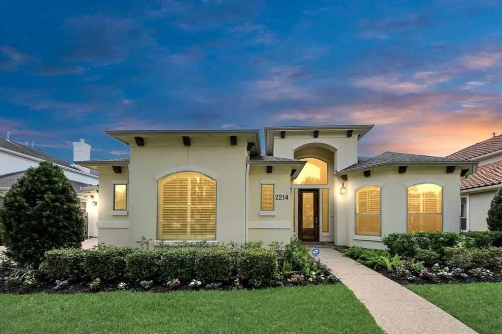 Unit for sale at 2214 Thicket Ridge Lane, Houston, TX 77077