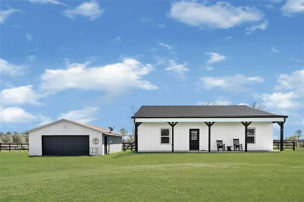 Unit for sale at 9811 County Road 171, Liverpool, TX 77577