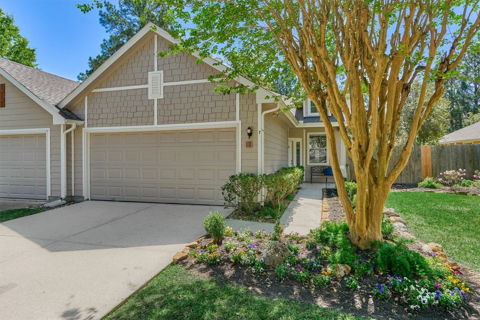 Unit for sale at 7 Greenwich Place, Conroe, TX 77384
