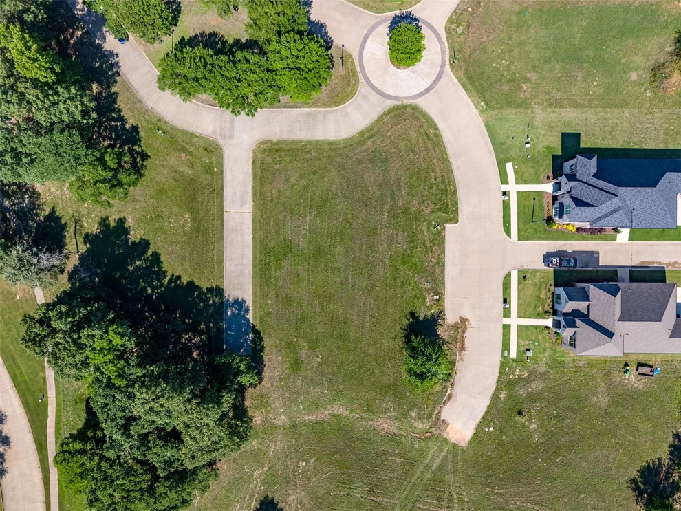 Unit for sale at 105 Winding Oaks Drive, Bullard, TX 75757