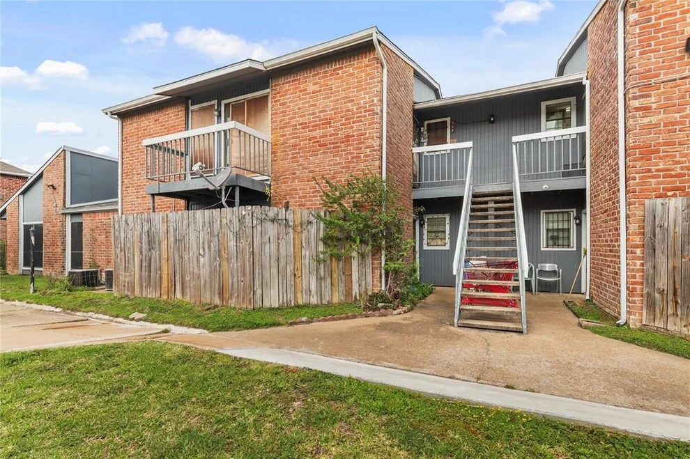 Unit for sale at 9550 Deering Drive, Houston, TX 77036