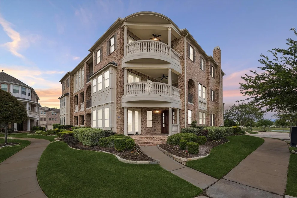 Unit for sale at 147 Grace Point Drive, Sugar Land, TX 77498