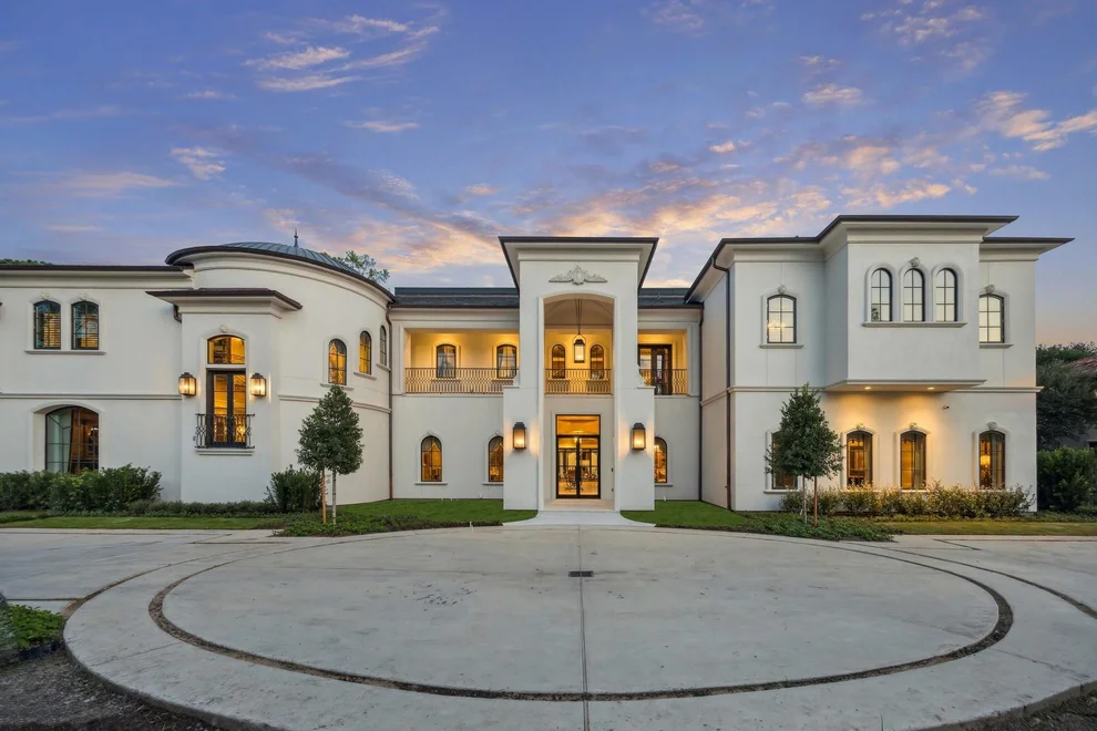 Unit for sale at 11095 Memorial Drive, Houston, TX 77024
