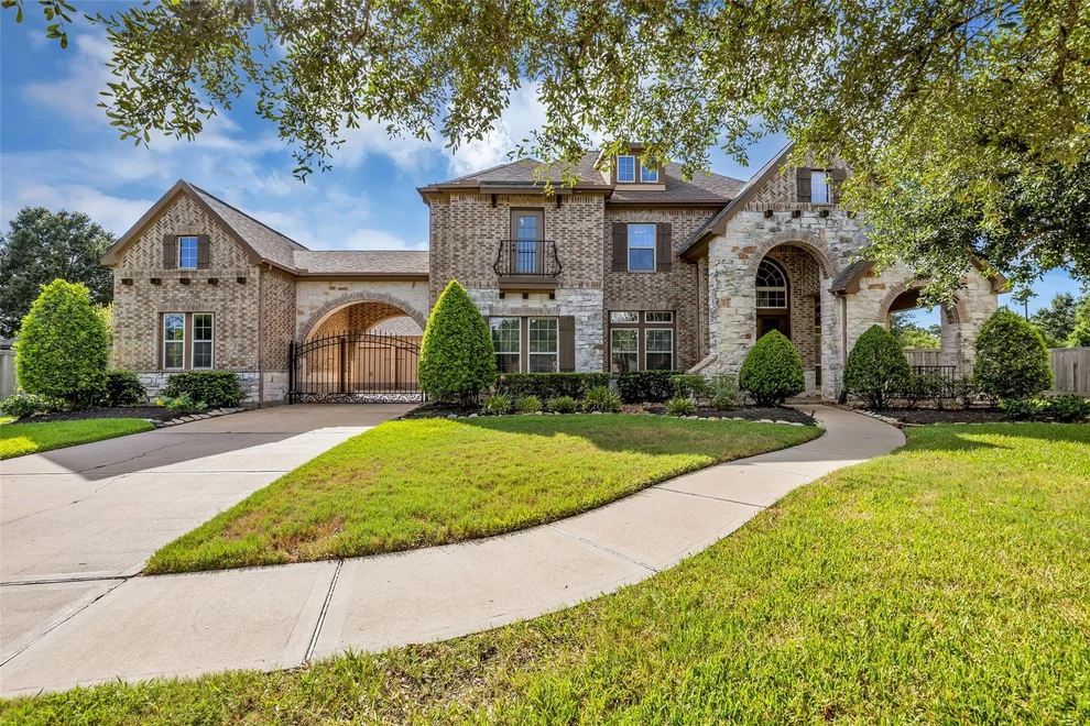 Unit for sale at 17811 Fairhaven Sunrise Court, Cypress, TX 77433