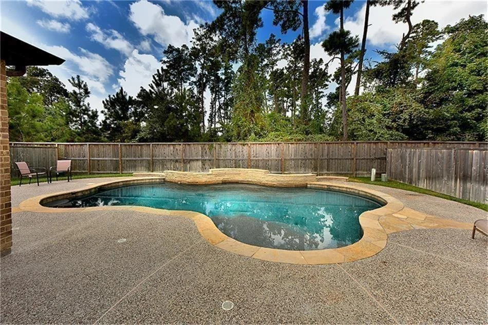 Unit for sale at 126 Hearthshire Circle, The Woodlands, TX 77354
