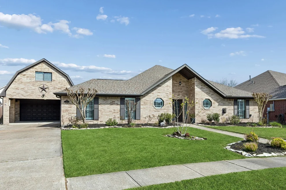 Unit for sale at 404 Primrose Lane, League City, TX 77573