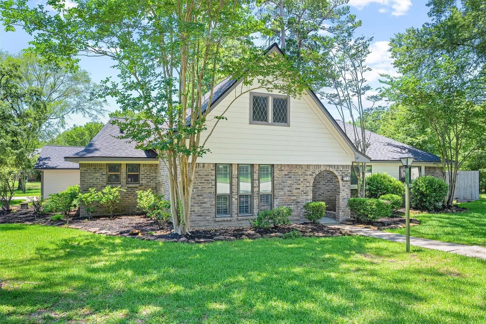 Unit for sale at 826 N Rivershire Drive, Conroe, TX 77304