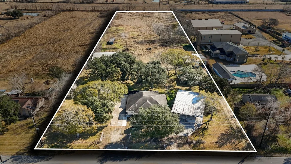 Unit for sale at 16815 Herridge Road, Pearland, TX 77584