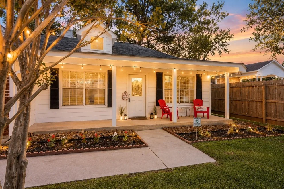 Unit for sale at 606 S Pine Street, Tomball, TX 77375