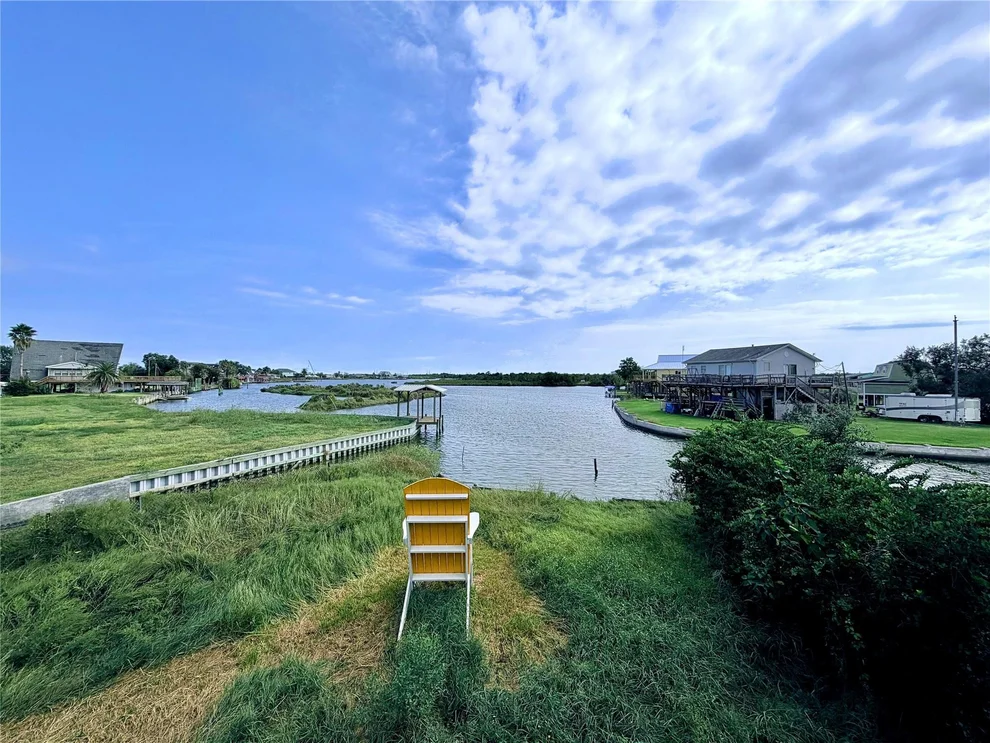 Unit for sale at 4436 Scenic Drive, Dickinson, TX 77539