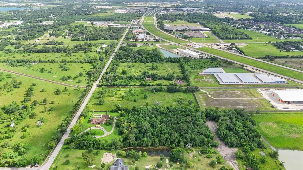 Unit for sale at 0 Clifford Street, Alvin, TX 77511
